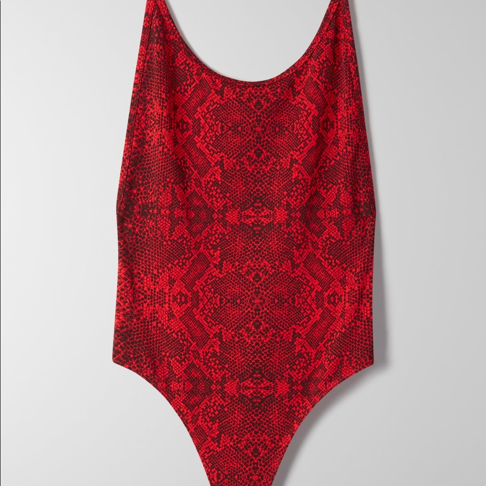 Aritzia bodysuit